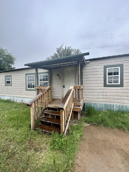 310 Madison Ave in Woodward, OK - Building Photo