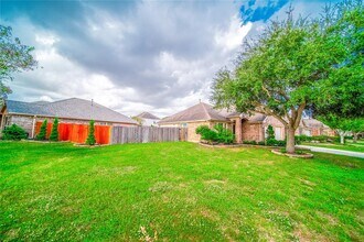 11007 Witherspoon Dr in Richmond, TX - Building Photo - Building Photo
