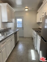 6609 1/2 Brynhurst Ave in Los Angeles, CA - Building Photo - Building Photo