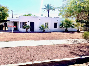 1437 E Diamond St in Phoenix, AZ - Foto de edificio - Building Photo