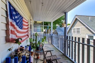 47 Hillside St, Unit 2 in Boston, MA - Foto de edificio - Building Photo