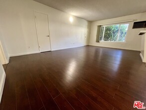 15540 Moorpark St in Encino, CA - Building Photo - Building Photo