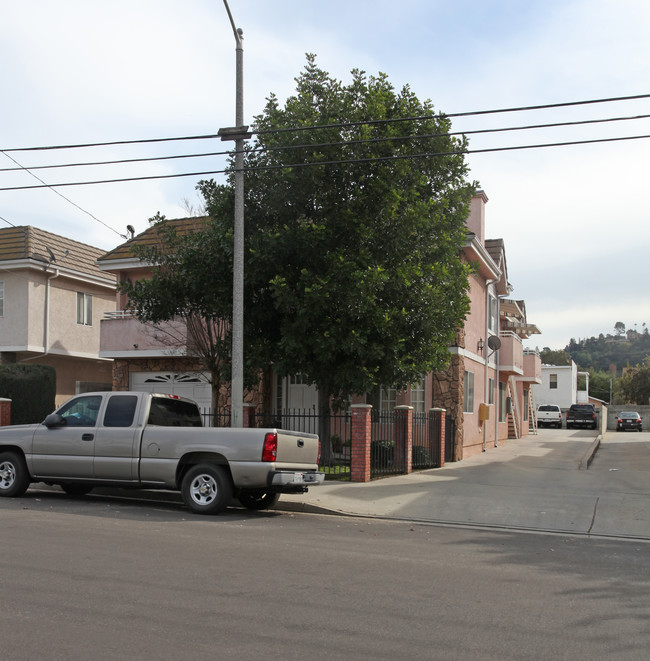 512-516 Chestnut Ave in Los Angeles, CA - Building Photo - Building Photo