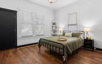 102 W 5th St in Taylor, TX - Building Photo - Building Photo