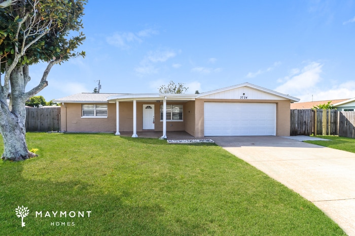 3724 Redwood Dr in Holiday, FL - Building Photo