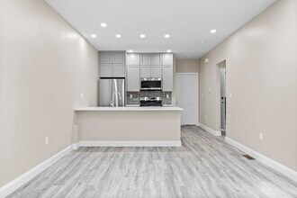 769 E 6th St, Unit 1 in Boston, MA - Foto de edificio - Building Photo