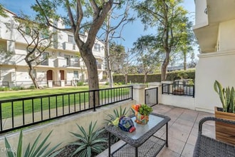 166 Beach Side Ct in Ventura, CA - Building Photo - Building Photo