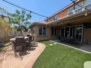 39569 Strada Pozzo in Lake Elsinore, CA - Building Photo - Building Photo