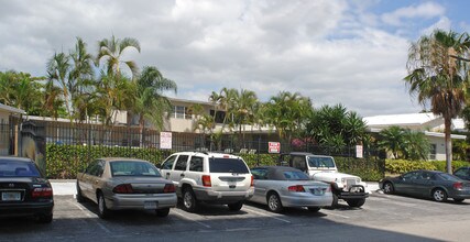53 Victoria Park in Fort Lauderdale, FL - Foto de edificio - Building Photo