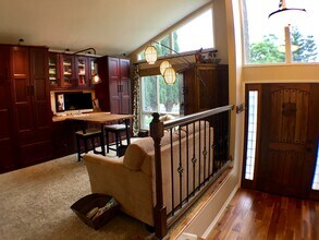 672 Garland Court in Thousand Oaks, CA - Foto de edificio - Building Photo