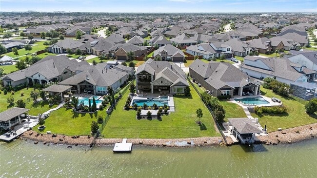 10823 Painted Crescent Ct in Cypress, TX - Foto de edificio - Building Photo