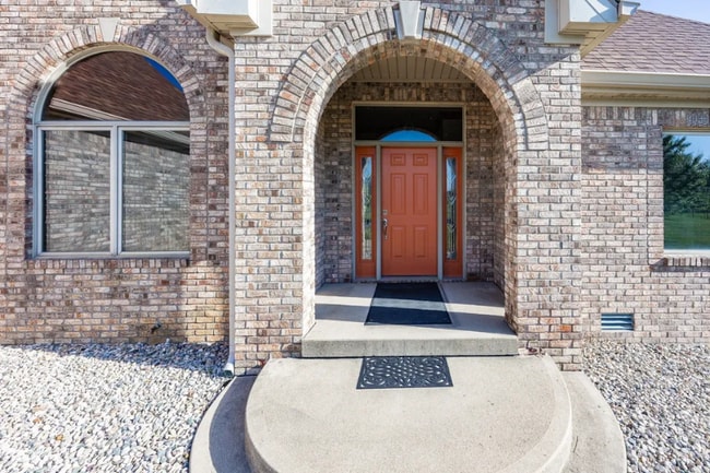 256 W Brookville Rd in Fountaintown, IN - Building Photo - Building Photo