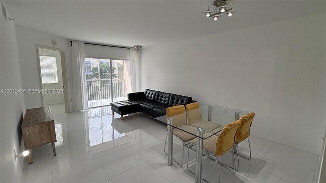 9560 Weldon Cir in Tamarac, FL - Building Photo - Building Photo