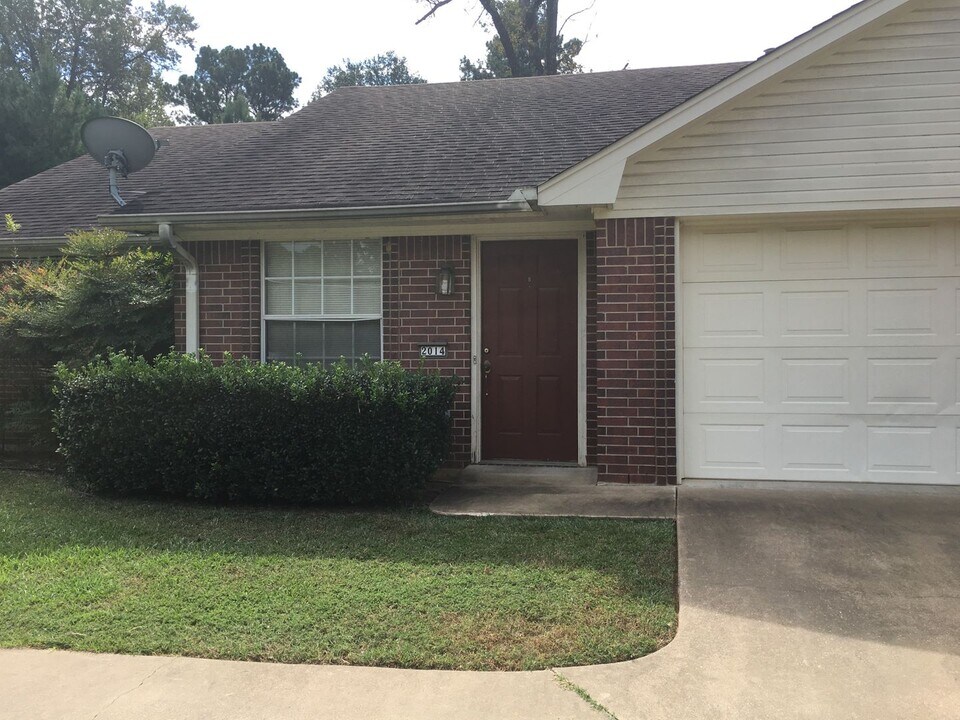 2012 Seabiscuit in Longview, TX - Building Photo