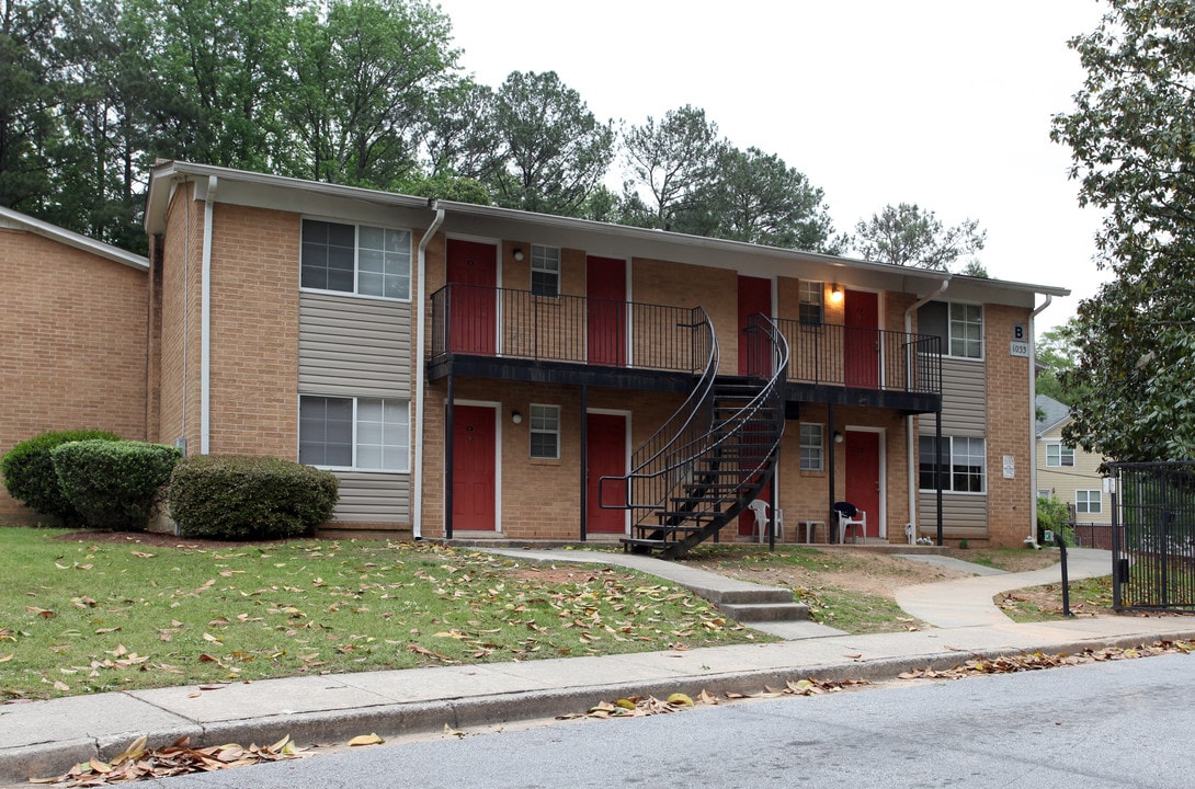 Hollywood Shawnee Apartments in Atlanta, GA - Foto de edificio