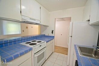 2599 Lakeside Dr in Reno, NV - Building Photo - Building Photo