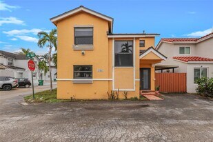12682 NW 7th Way in Miami, FL - Building Photo