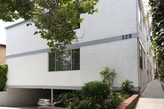 329 S Rexford Dr in Beverly Hills, CA - Building Photo - Building Photo