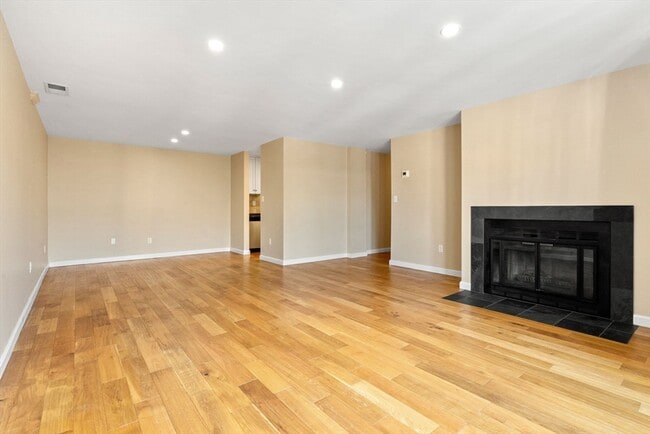 1600 Massachusetts Ave in Cambridge, MA - Building Photo - Building Photo