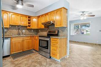2722 Peer Ln in Delray Beach, FL - Foto de edificio - Building Photo