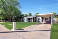 2230 E Clarendon Ave in Phoenix, AZ - Building Photo - Building Photo