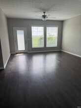3194 Ashdon Dr in Newburgh, IN - Foto de edificio - Building Photo