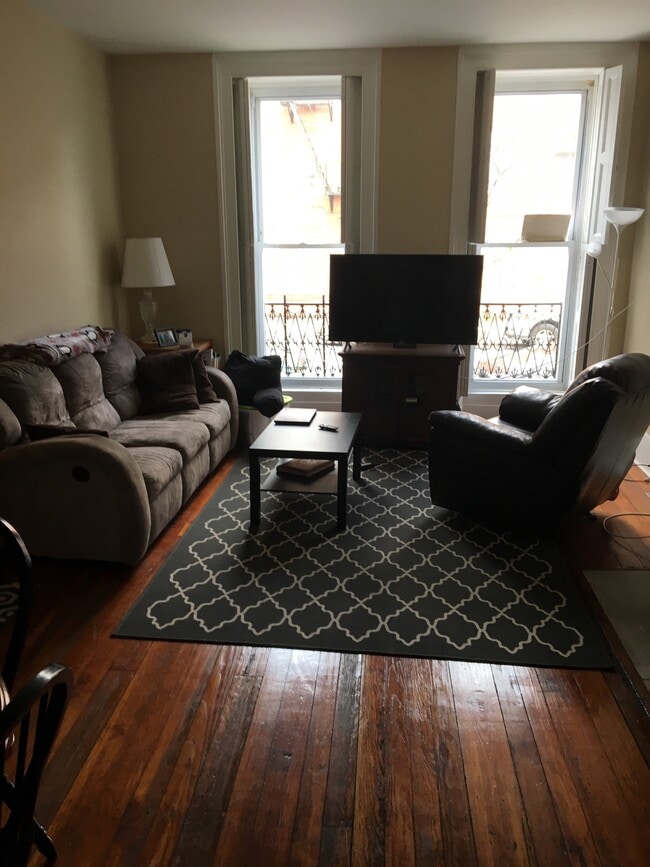 44 Parkin St, Unit 44B