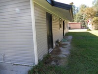 1105 Ricade Dr in Hinesville, GA - Foto de edificio - Building Photo