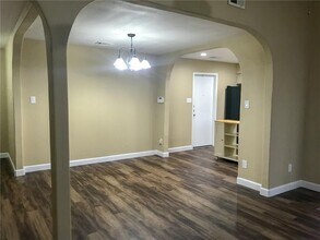 10511 Robinwood Cir in Austin, TX - Building Photo - Building Photo