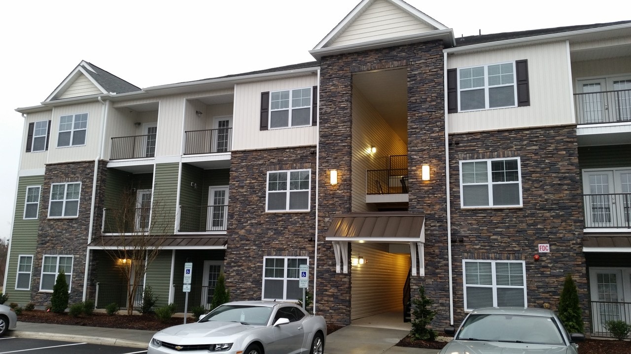 618 Eagle Rd in Greensboro, NC - Building Photo