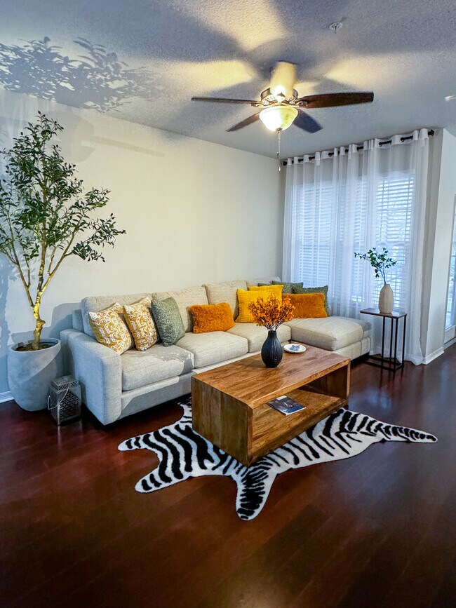1810 E Palm Ave, Unit 1112 in Tampa, FL - Building Photo - Building Photo