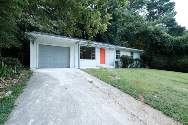 85 Delmoor Dr NW in Atlanta, GA - Building Photo - Building Photo