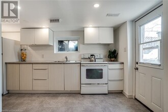 752 Beach Blvd in Hamilton, ON - Building Photo - Building Photo