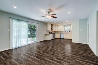 9410 Pipestone St in Houston, TX - Building Photo - Building Photo