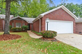 2125 Fox Ridge Rd in Tuscaloosa, AL - Building Photo - Building Photo