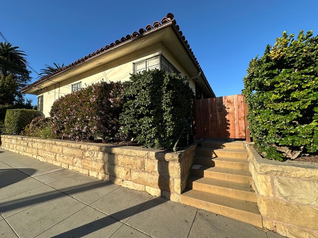 1310-1312 Bath St in Santa Barbara, CA - Building Photo - Building Photo