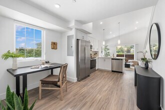 Artisan Apartments in San Luis Obispo, CA - Building Photo - Building Photo
