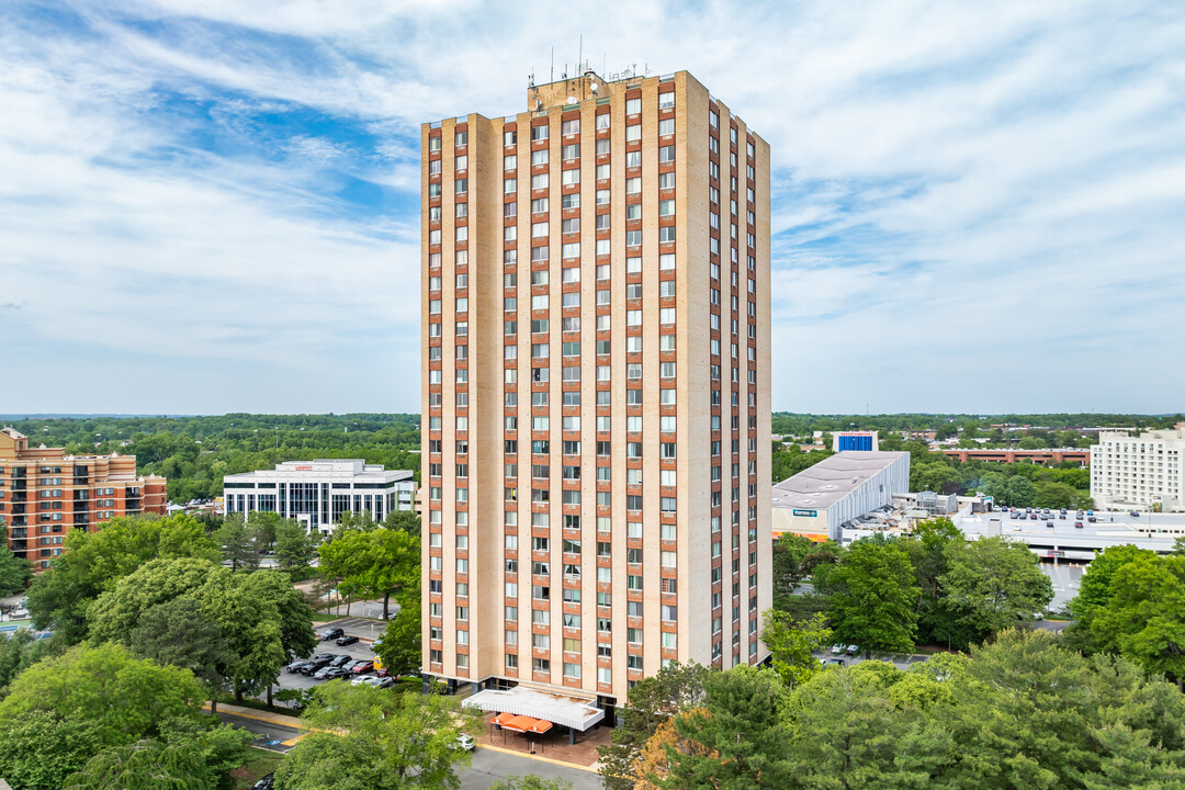 Washingtonian Tower in Gaithersburg, MD - Building Photo