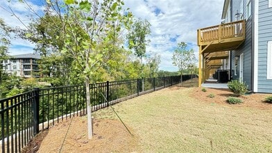 1479 Creekside Cir NW in Atlanta, GA - Foto de edificio - Building Photo