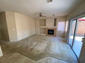 331 Laguna Glen Dr in Henderson, NV - Building Photo - Building Photo