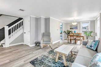27 Elaine Rd in Milford, CT - Building Photo - Building Photo