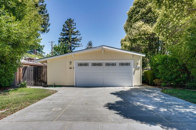 property at 2719 Greer Rd