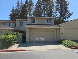 1521 Siskiyou Dr in Walnut Creek, CA - Building Photo