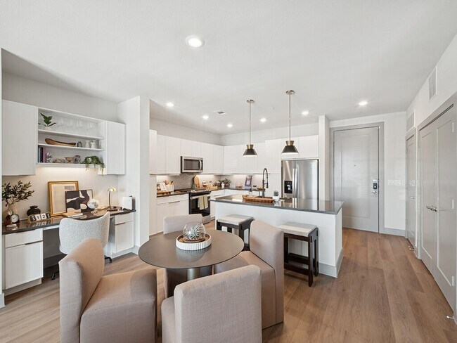 1993 Silver St in Houston, TX - Building Photo - Building Photo