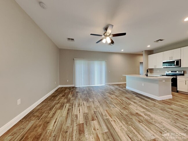 3321 Buttonwood Ave in Deltona, FL - Building Photo - Building Photo