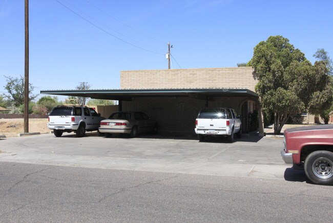 2016 N 51st Pl in Phoenix, AZ - Foto de edificio - Building Photo