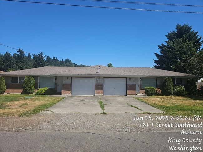 property at 118-122 T St SE