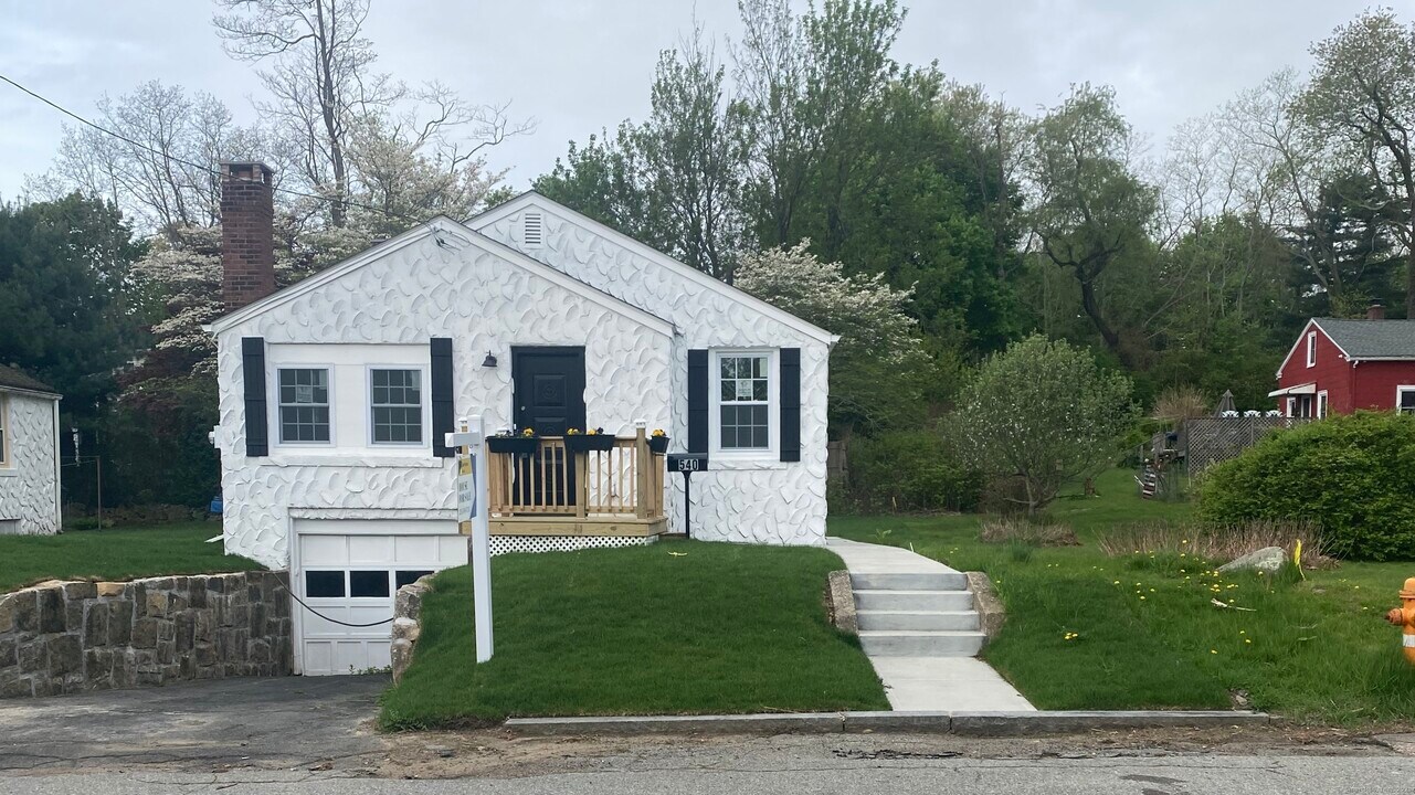 540 Vauxhall St in New London, CT - Building Photo