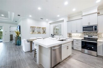 6875 Saona CT in Naples, FL - Building Photo - Building Photo