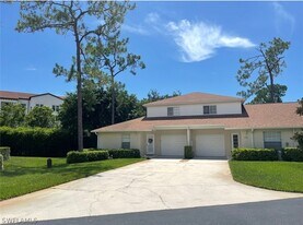 378 Dover Pl in Naples, FL - Building Photo